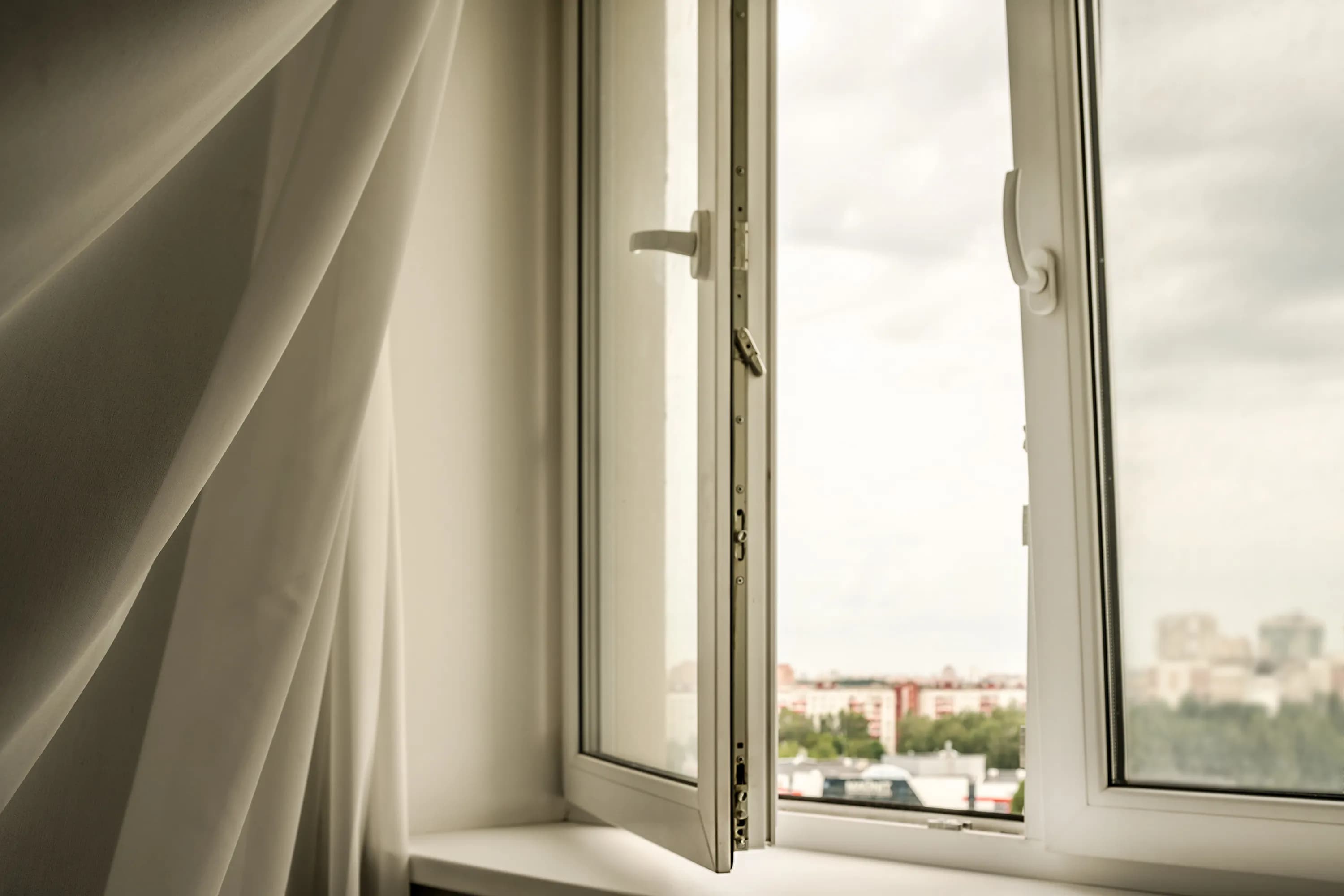 Luftfeuchtigkeit sinkt trotz Lüften nicht? - Experte in Augsburg hilft