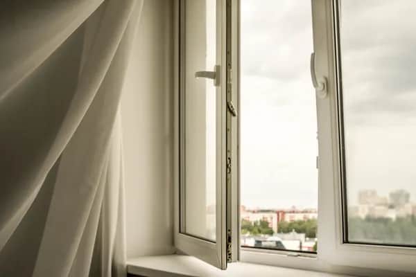 Luftfeuchtigkeit sinkt trotz Lüften nicht? - Experte in Augsburg hilft